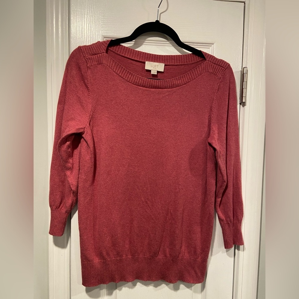 Loft Size M Burgundy Boat Neck 3/4 Sleeve Pullover Knit Top Split Hem Sweater